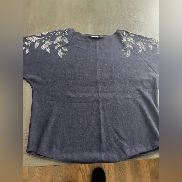 Laura Petites Womens Size Medium Navy Blue Soft Floral Rhinestones Sweater - Picture 11 of 14